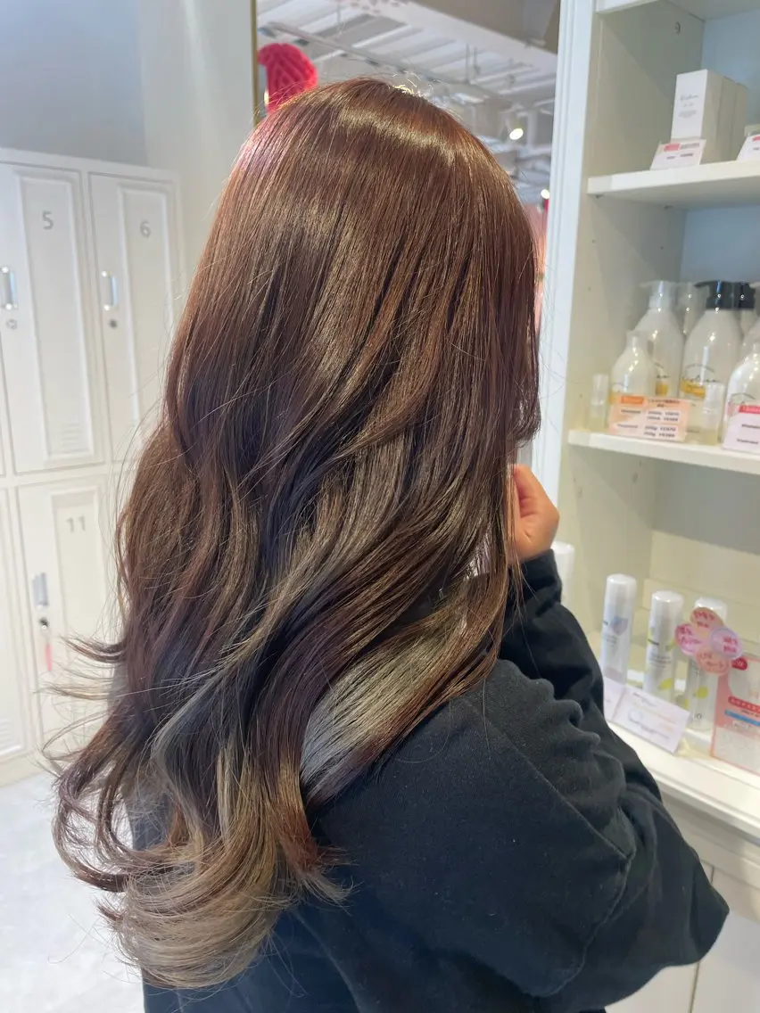 ロング カラー ヘアカラー 和田 真依のヘアスタイル