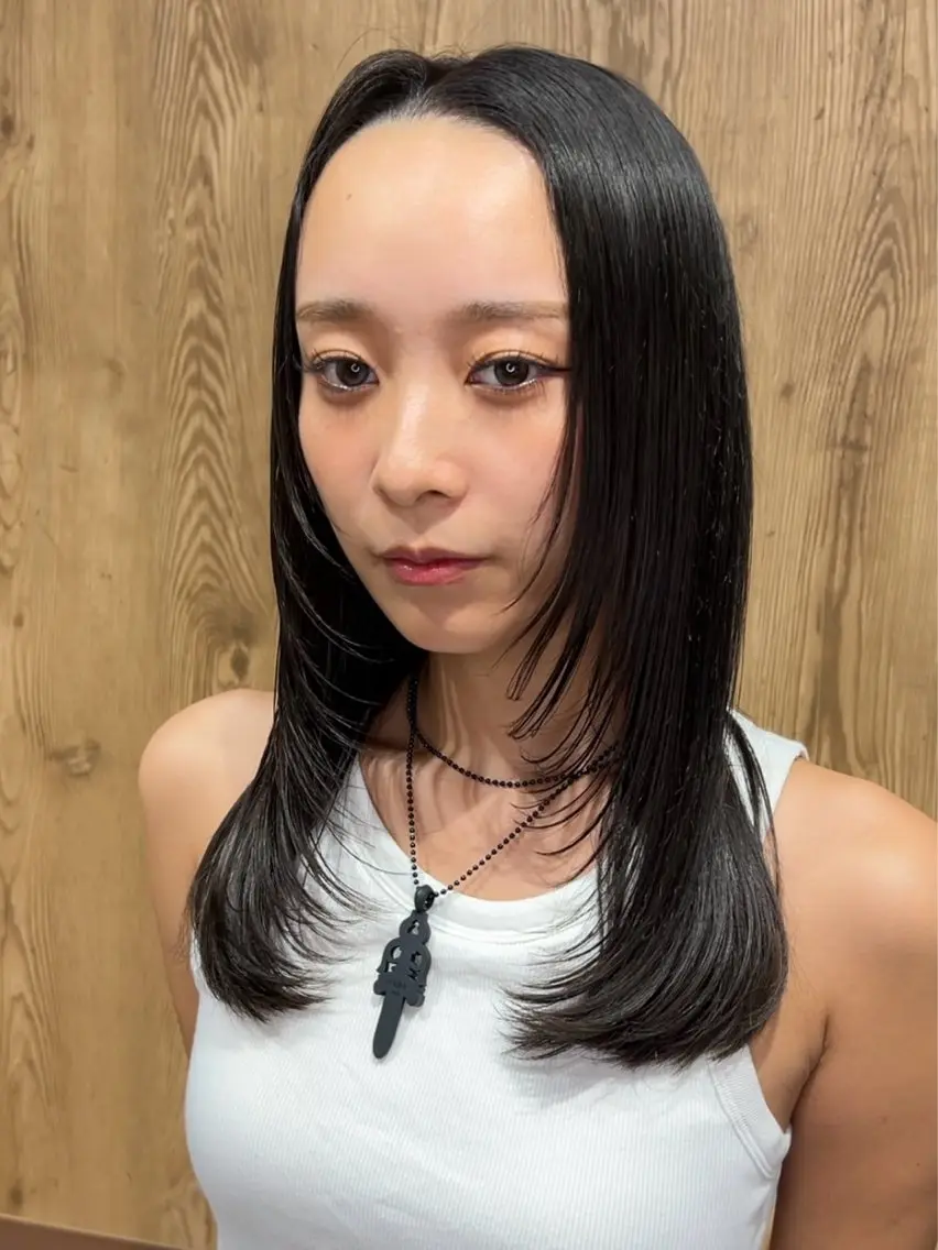 セミロング カット 鈴木 悠孝のヘアスタイル