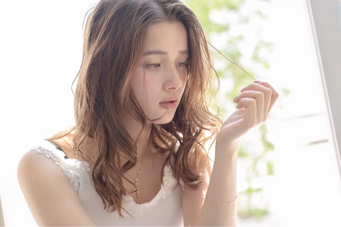 ミディアム カラー パーマ ヘアアレンジ メンズ キッズ ネイル マツエク・マツパ カット ヘアカラー トリートメント premier modelsのヘアスタイル