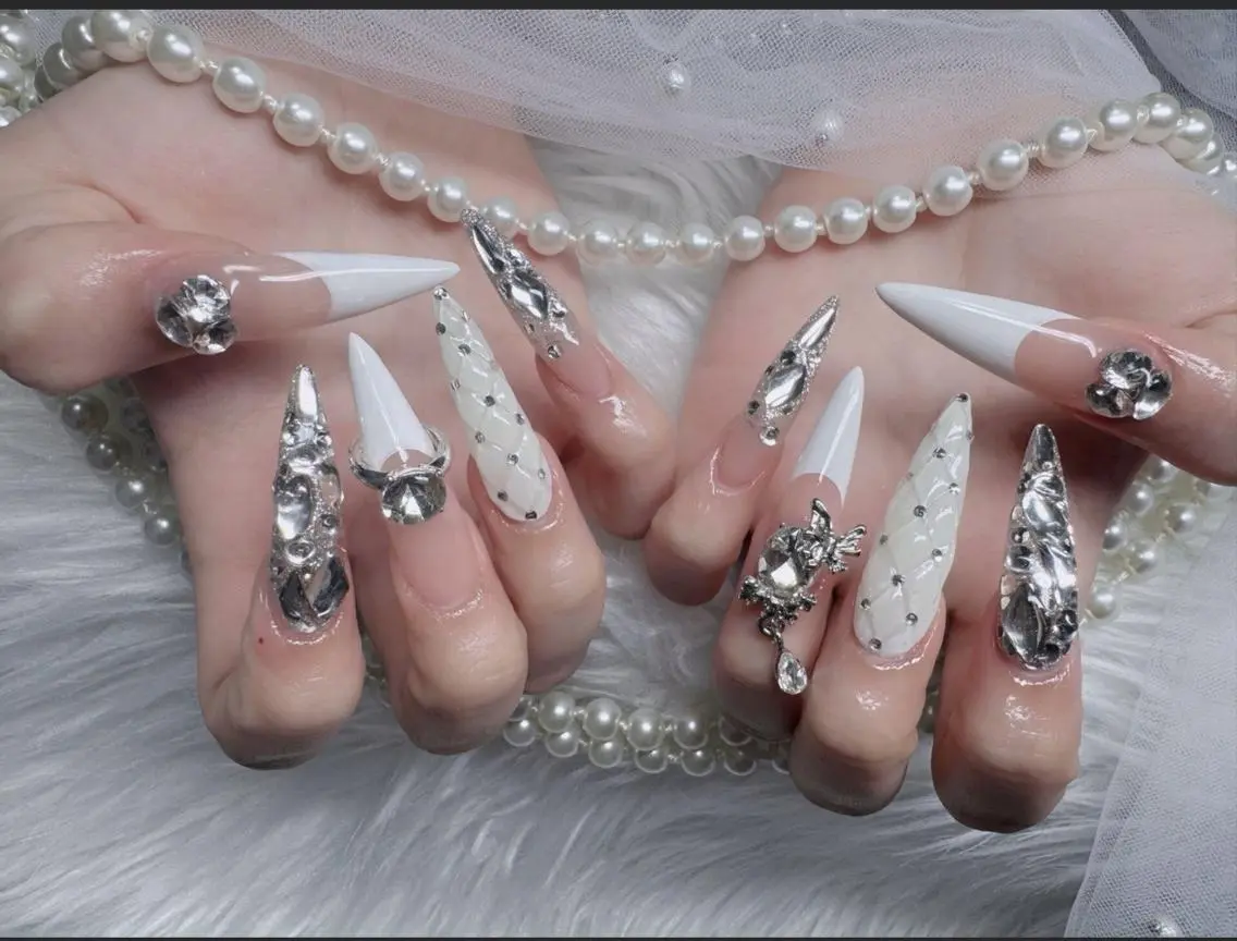 ネイル 韓国ネイル マグネットネイル 持ち込み ニュアンスネイル シンプルネイル ハンドネイル Huyn Nail Shinjyukuのネイルデザイン
