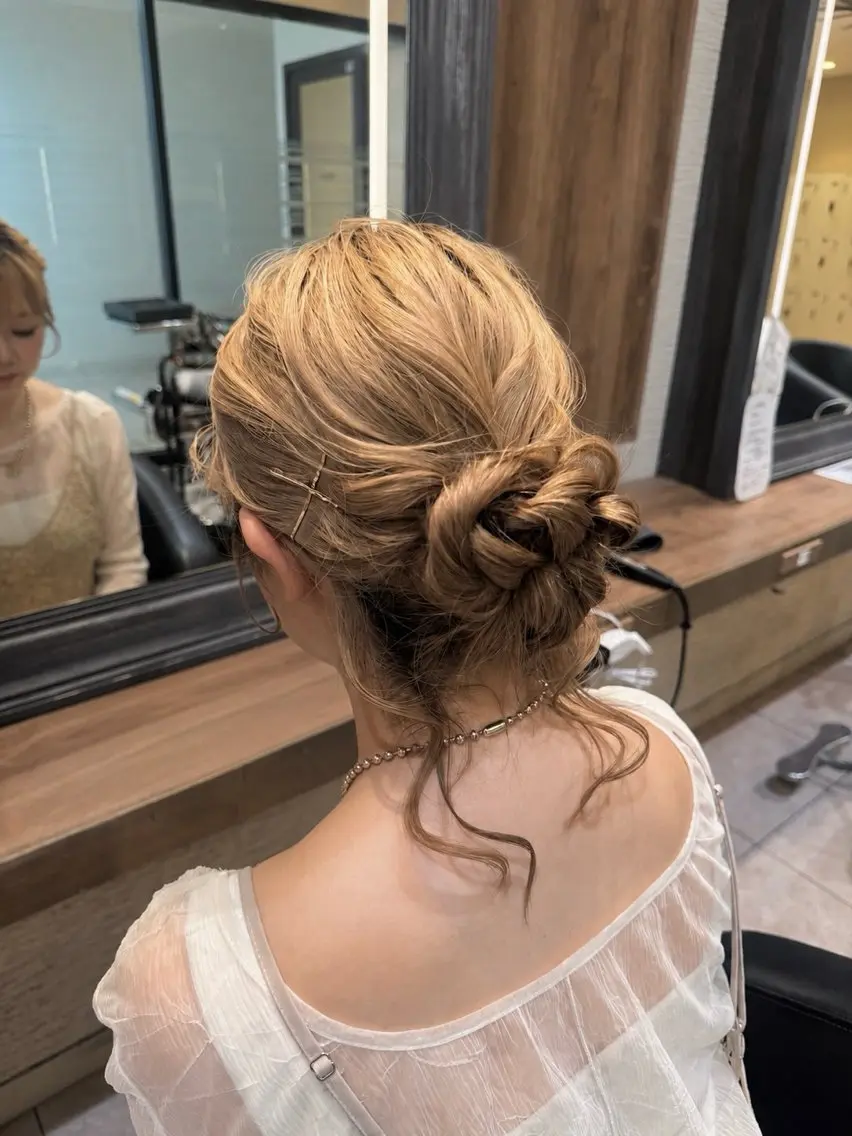 ヘアアレンジ ヘアセット ブリーチカラー/ ヘアセット/エクステのヘアスタイル