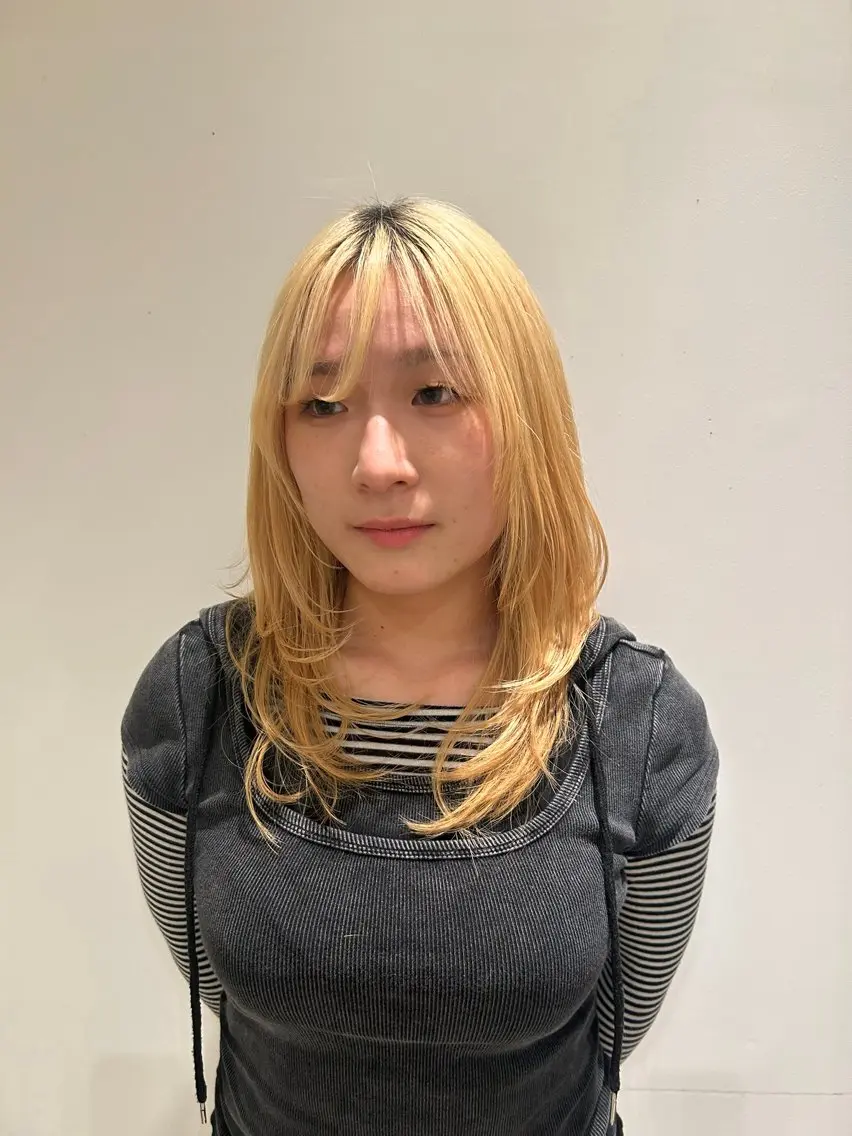 セミロング 矢部 若葉のヘアスタイル