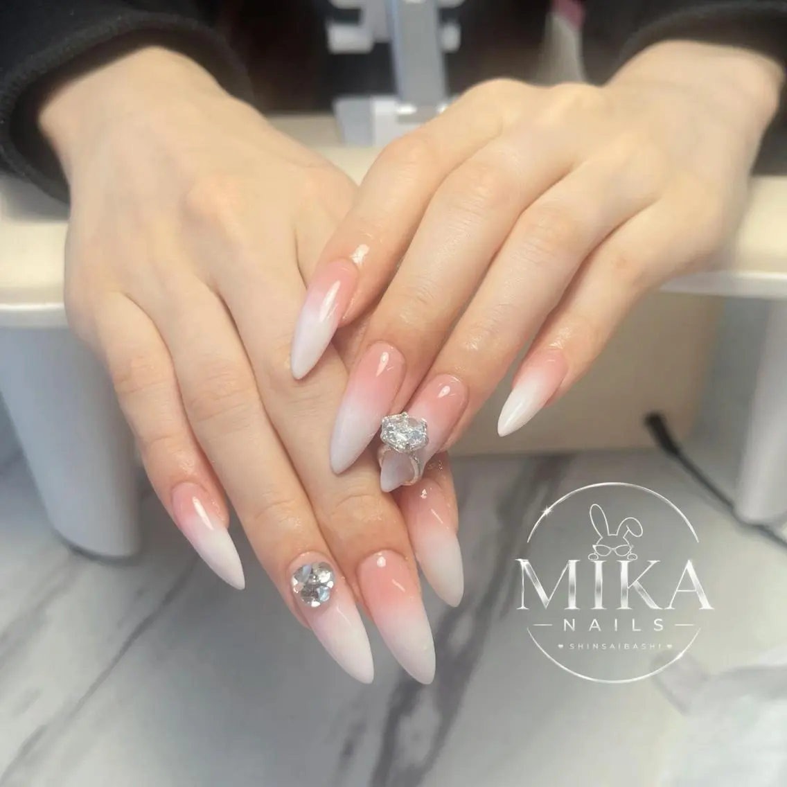 ネイル アートネイル チークネイル ドット フットネイル フレンチネイル ハンドネイル Luna Mikaのネイルデザイン
