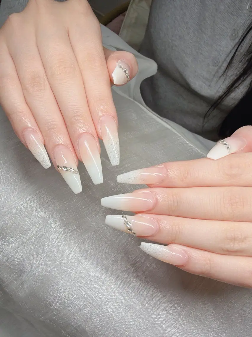 ネイル ハンドネイル Lee Nailsのネイルデザイン