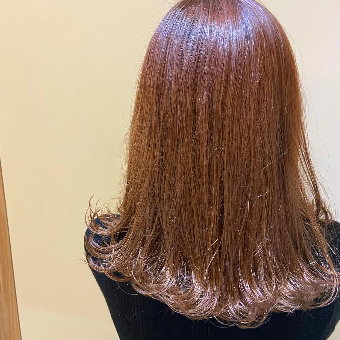 ミディアム カラー SALTWATER AYARIのヘアスタイル