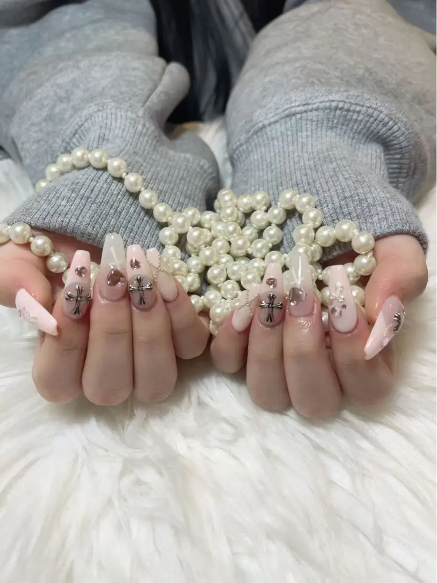 ネイル ハンドネイル ハンドケア 鈴木 アキのネイルデザイン