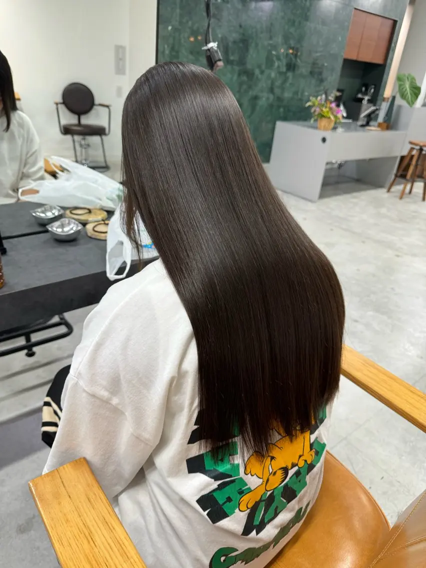 カット+縮毛矯正(ストレートパーマ)+トリートメントの写真