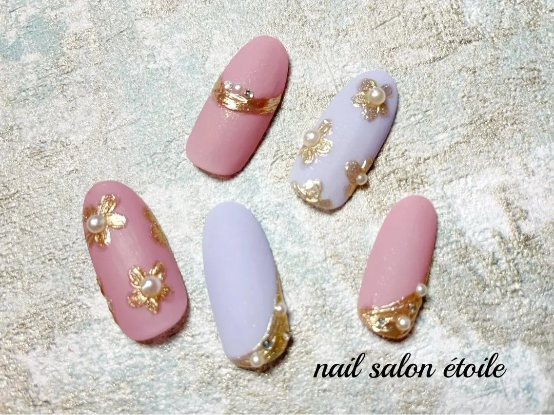 ネイル アートネイル フラワーネイル ジェルネイル ゴールド マットネイル ハンドネイル nail salon étoileのネイルデザイン