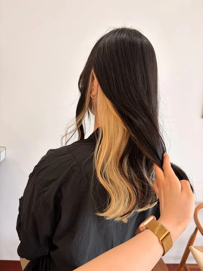 セミロング ヘアカラー 太田 明伽のヘアスタイル