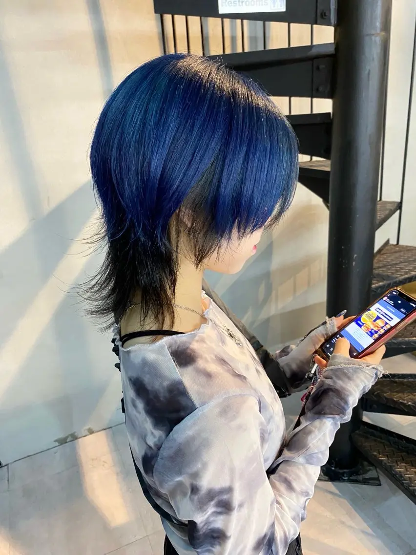 ミディアム カラー ブリーチ ブルーカラー デザインカラー インナーカラー ボブ 柏 デザインカラー/ レイヤー🐣シオリのヘアスタイル