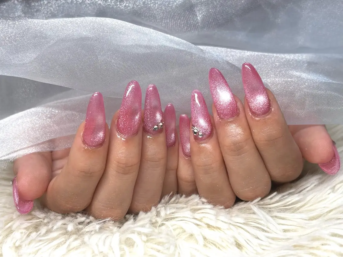 ネイル ハンドネイル パッチリオメメ Lianaのネイルデザイン