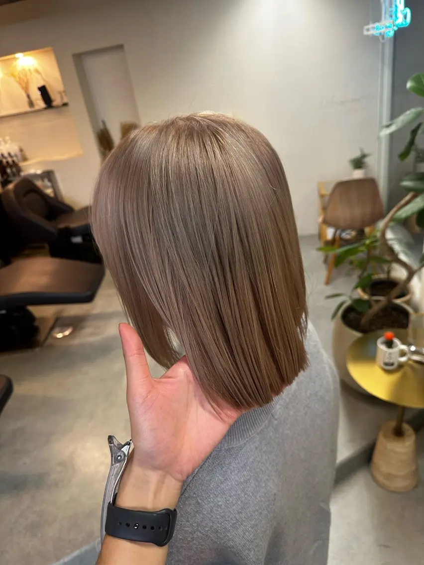 ミディアム カット ヘアカラー トリートメント ハイトーン×似合わせ 🌱中川慎之介のヘアスタイル