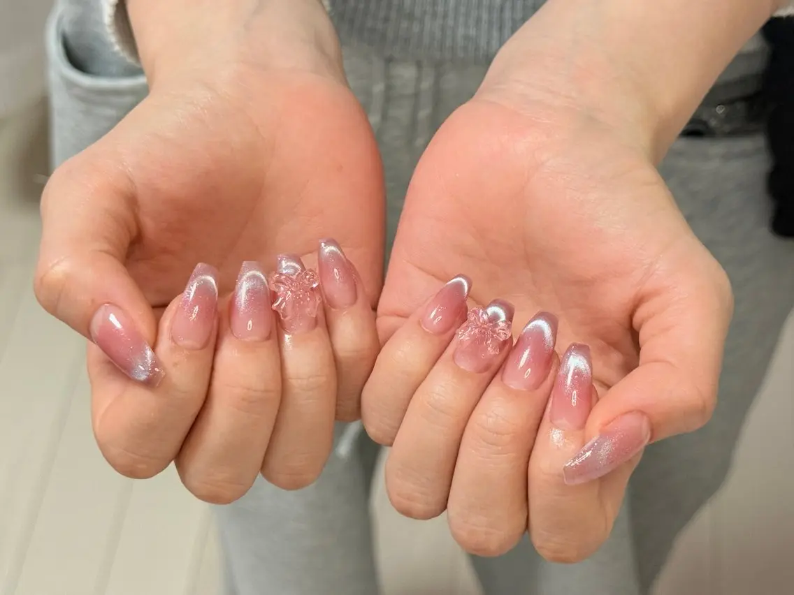 ネイル アートネイル オーロラネイル チークネイル フレンチネイル ガラスフレンチ ハンドネイル 🎀YooLi Nail salonのネイルデザイン