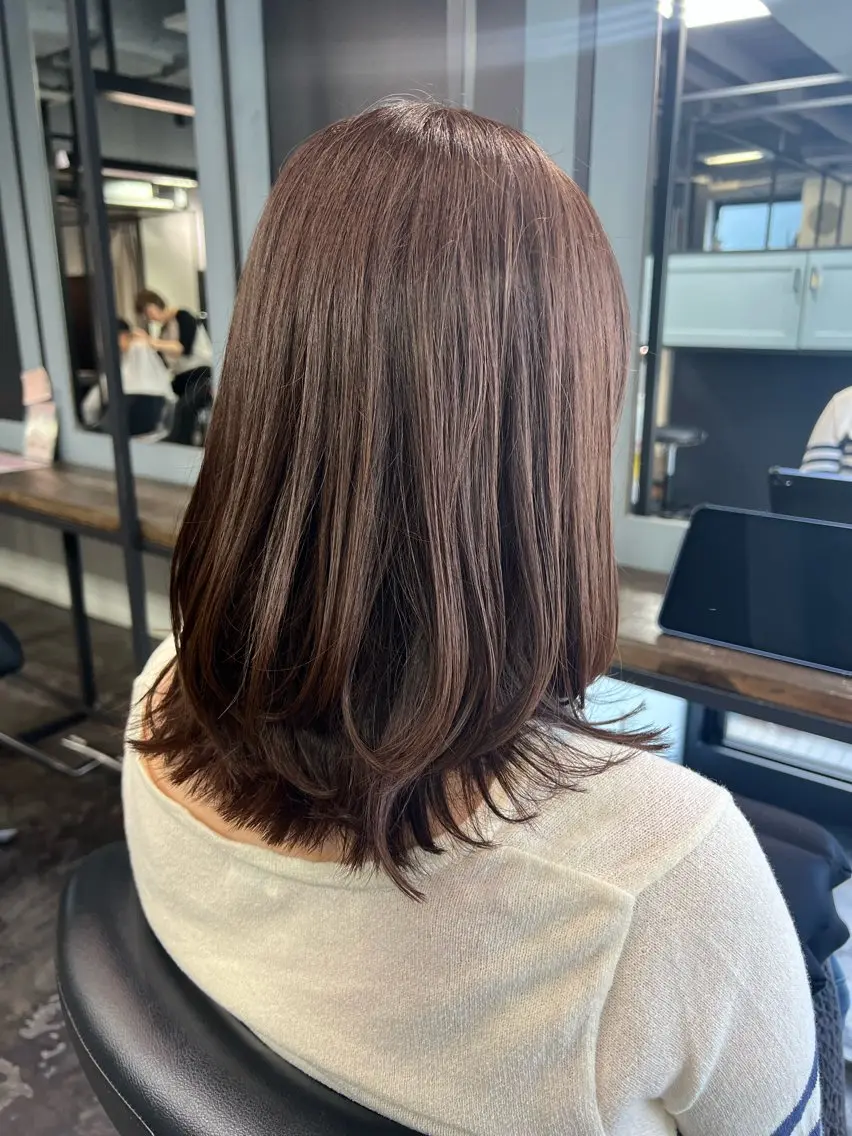 セミロング レイヤーカット カット ヘアカラー 💘札幌クロスパーマ 髪質改善💘rinaのヘアスタイル