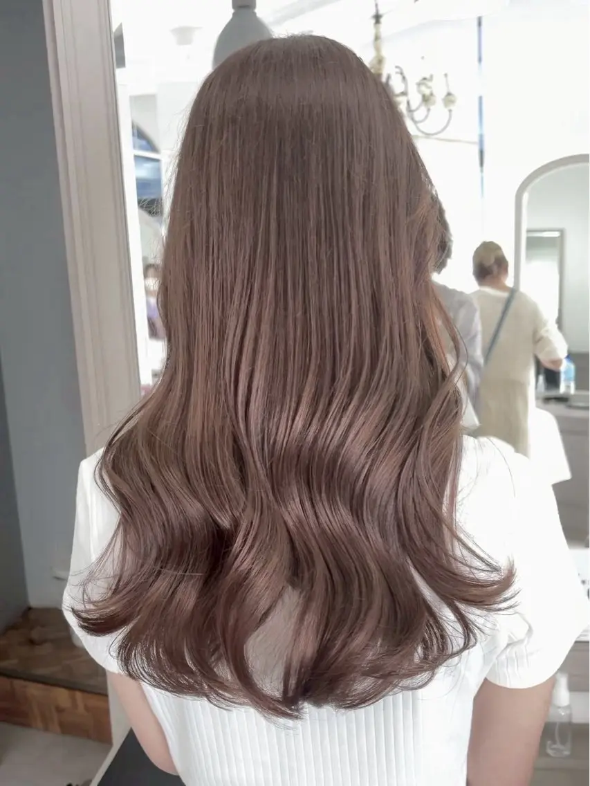 ロング カラー 森 彩夏のヘアスタイル