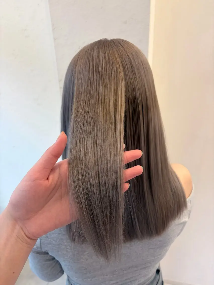 セミロング カラー ハイトーンカラー カット ヘアカラー yuu /Carinのヘアスタイル
