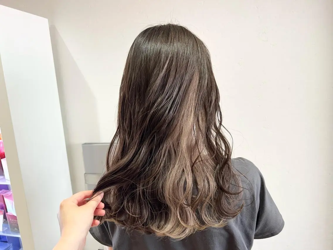 💚カット+インナーカラー(ケアブリーチ込み)+オージュア4stepトリートメント(全体染めもついてます♡)の写真