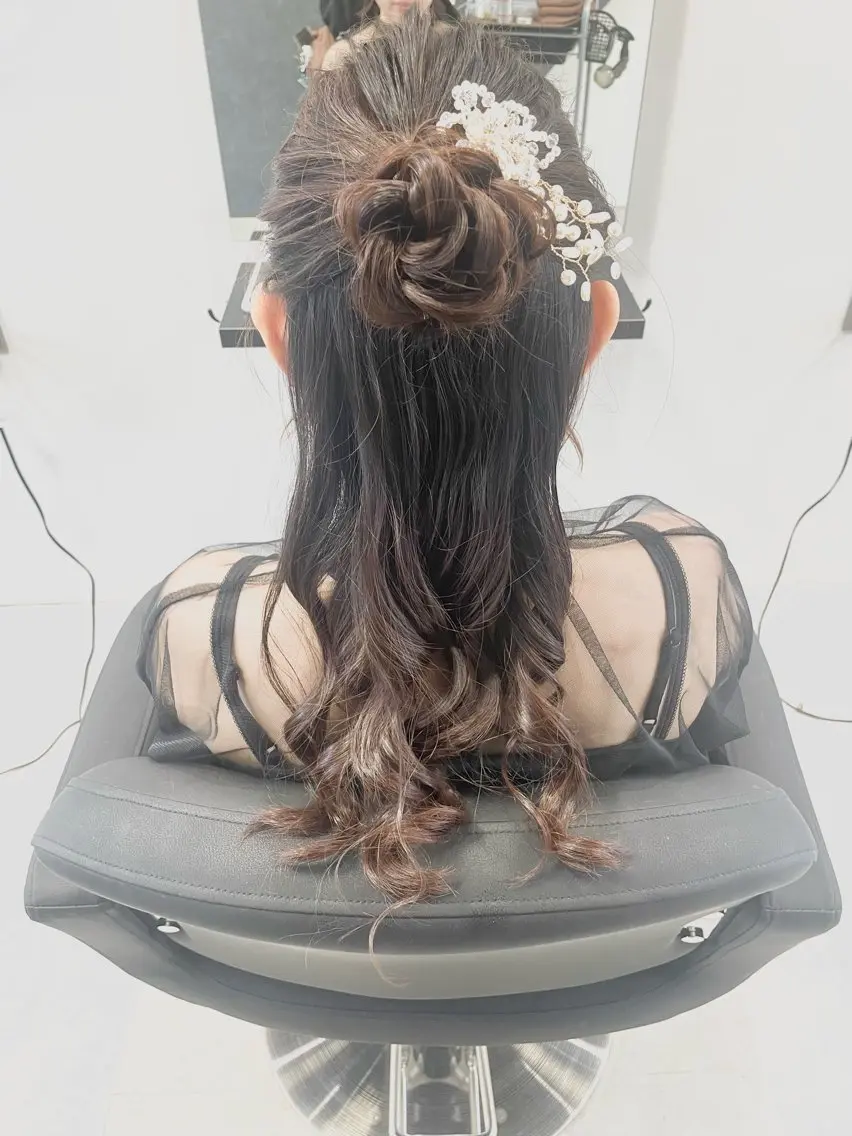 ロング ヘアアレンジ ハーフアップ お団子ヘア 樋川 早紀のヘアスタイル