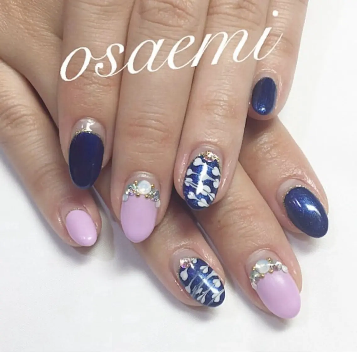 ネイル チークネイル フラッシュネイル フレンチネイル グラデーション ラメ(グリッター) ハンドネイル osa emiのネイルデザイン
