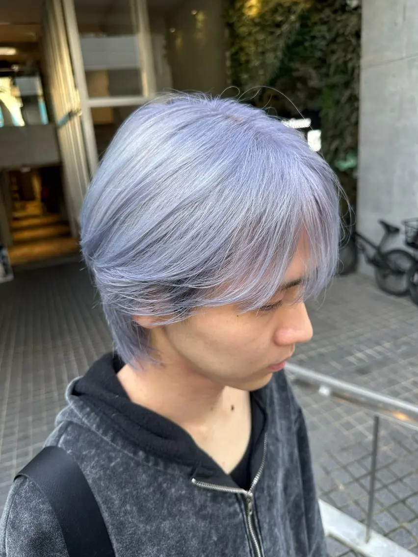 カラー メンズ シルバー ホワイトシルバー カット ヘアカラー デザインカラー🎨 下北沢 / 磯部のヘアスタイル