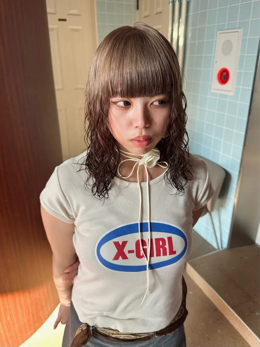 ミディアム カラー パーマ ボブレイヤー ミディアムパーマ ブリーチ デザインカラー ボブ カット ヘアカラー トリートメント ウルフ/レイヤー/ 渋谷🔮Yudaiのヘアスタイル
