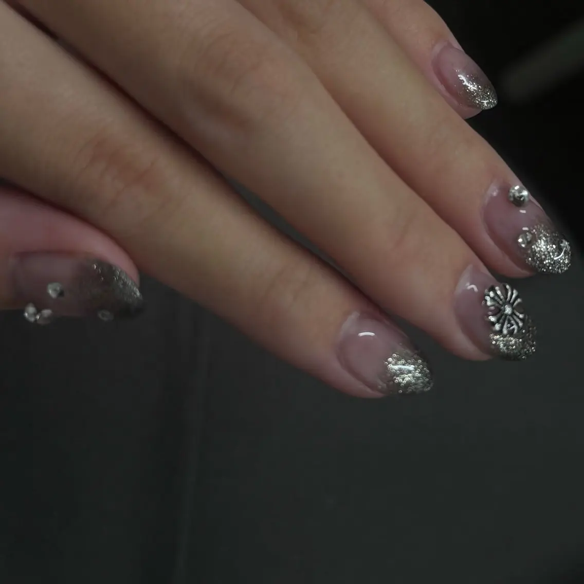 ネイル キラキラネイル ラメ(グリッター) ラメグラデーション ワンカラーネイル シンプルネイル ハンドネイル D.d nail Maria🫧のネイルデザイン