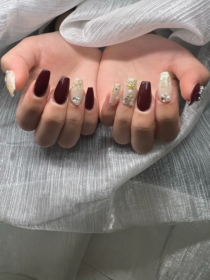 ネイル オーロラネイル チークネイル 長さ出し フットネイル フレンチネイル ハンドネイル Lee Nailsのネイルデザイン