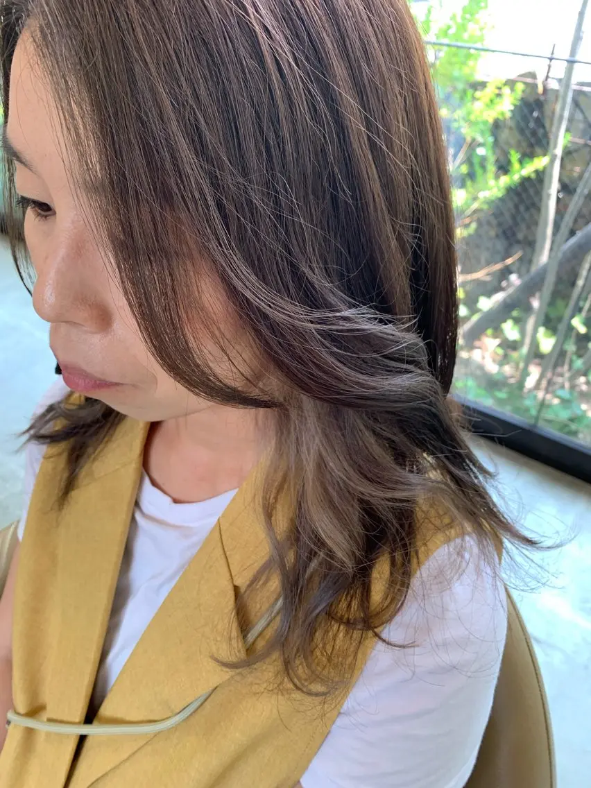 ロング カラー インナーカラー 礒谷 夏帆のヘアスタイル