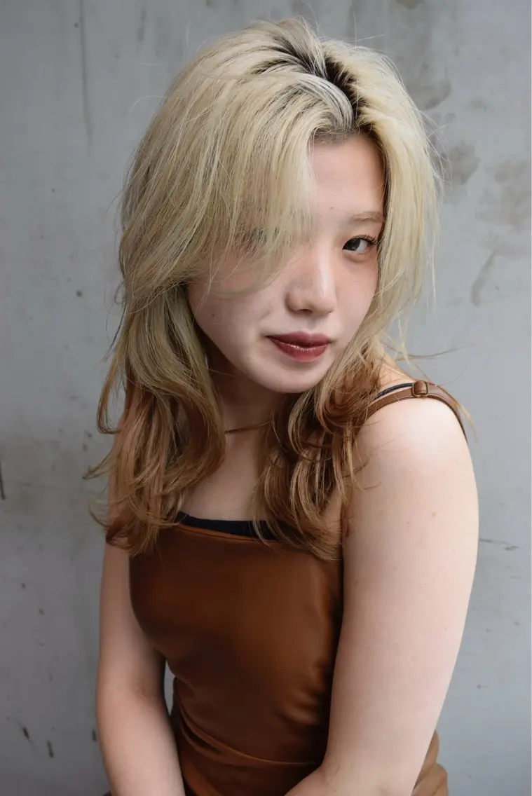 ブリーチリタッチ(2cm程) ✨✨+ケアカラー!+超音波スチームTOKIO トリートメント❣️の写真