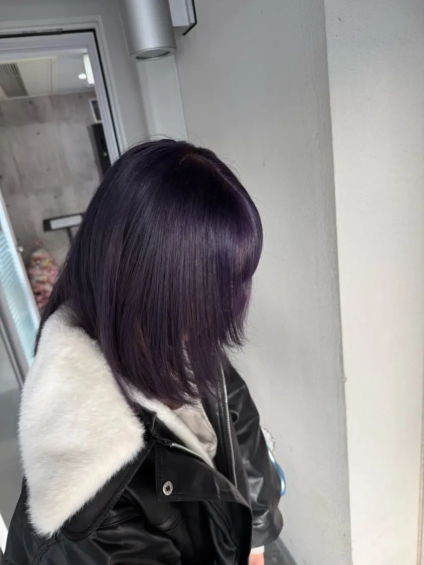 ミディアム カラー メンズ メンズバレイヤージュ メンズブリーチ メンズハイライト メンズハイトーン メンズインナーカラー ヘアカラー トリートメント ☁️かずき☁️青.紫 推し活カラー💫のヘアスタイル
