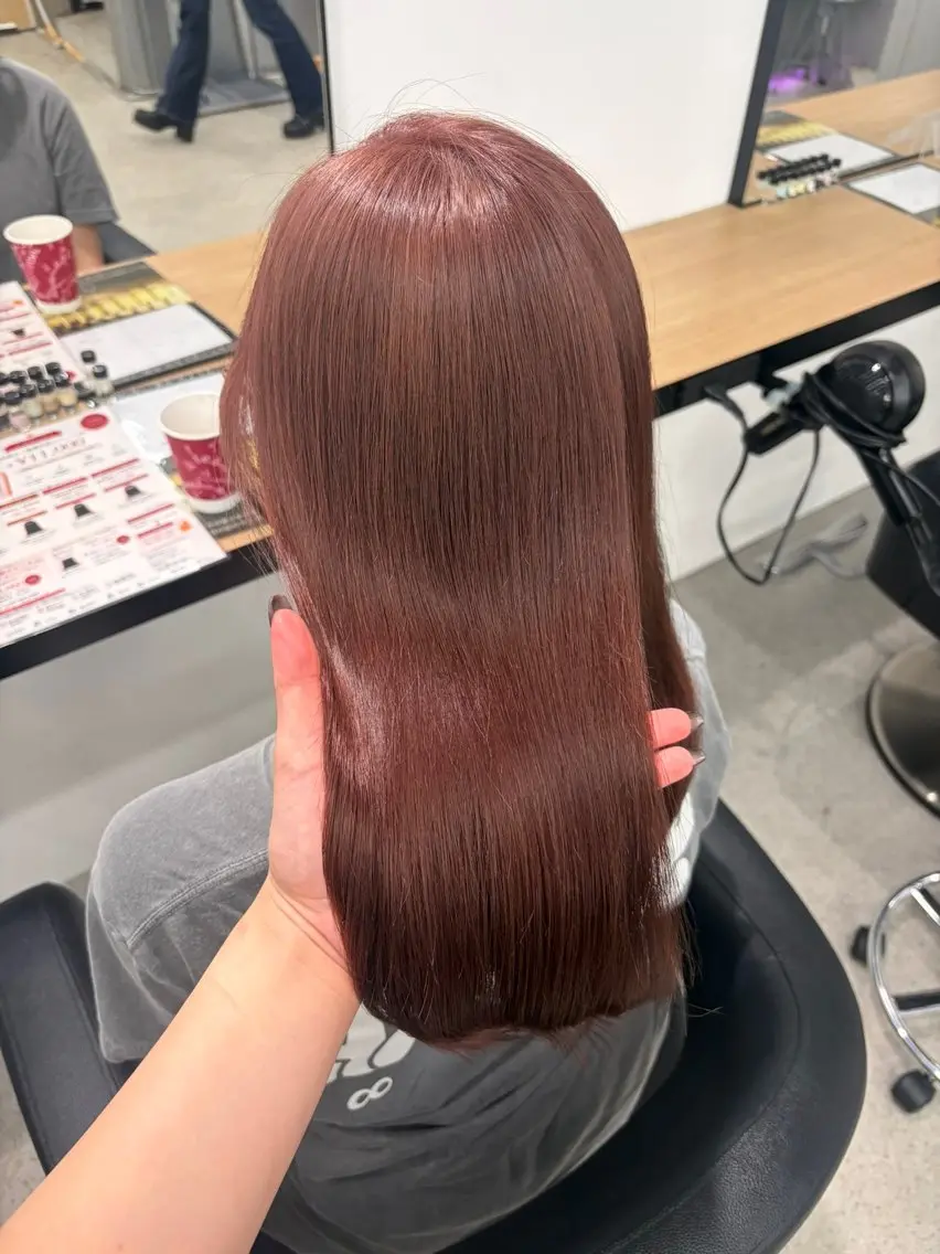 ロング カラー ブリーチ 髪質改善 トリートメント ヘアカラー 💗愛され暖色💗 ピンク/レッド💗のヘアスタイル