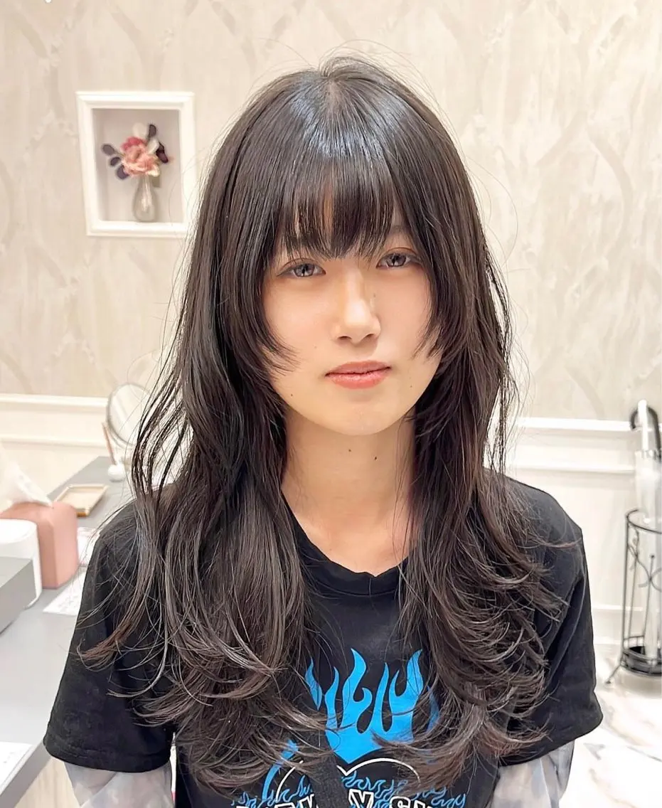 ロング レイヤーカット ウルフカット ウルフレイヤー 大阪ウルフカット 🐺デザインカラーのヘアスタイル
