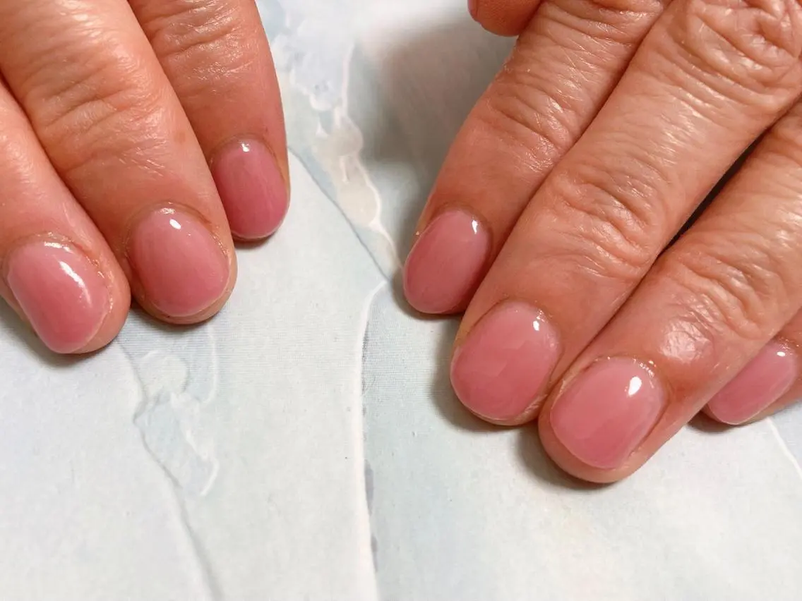 ネイル オフィスネイル ワンカラーネイル ピンク ハンドネイル mogunail &blowのネイルデザイン