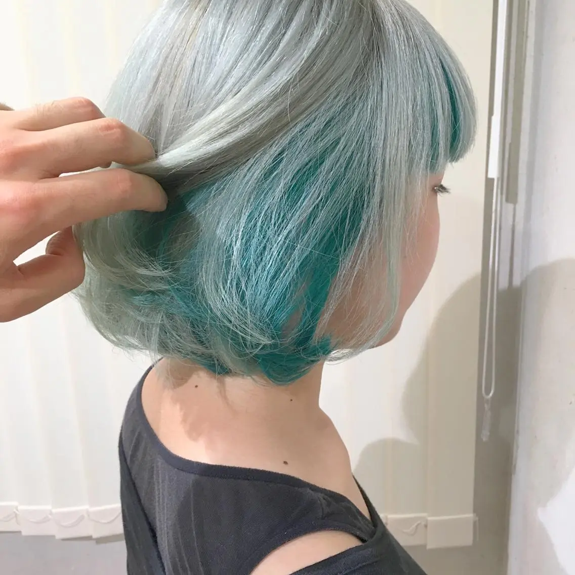 ミディアム カラー パーマ ヘアアレンジ ボブ ハイトーン特化🤍 浦住のヘアスタイル