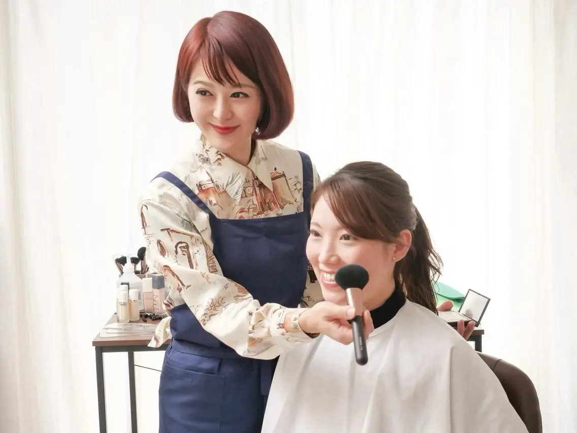 【平日限定🌟】初回カラー診断を受けた方のみ!メイクレッスン&アドバイス&眉毛の描き方&美眉!の写真