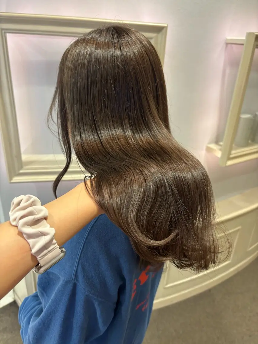 セミロング カラー ベージュカラー ブリーチ 透明感カラー グレージュ ブリーチなしカラー カット ヘアカラー トリートメント サソウ ユリエ🥥のヘアスタイル