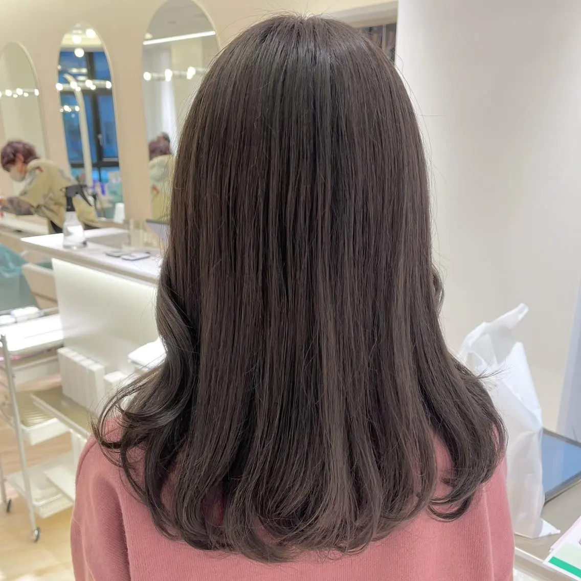 セミロング カラー レイヤーカット GOODDAY ヘアサロンのヘアスタイル