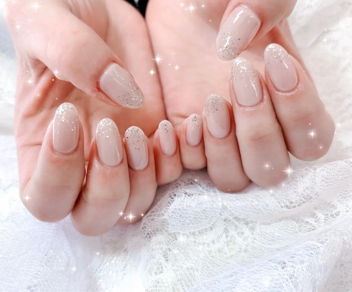 ネイル グラデーション ラメ(グリッター) ラメグラデーション シンプルネイル ハンドネイル FLARE NAIL フレアネイルのネイルデザイン
