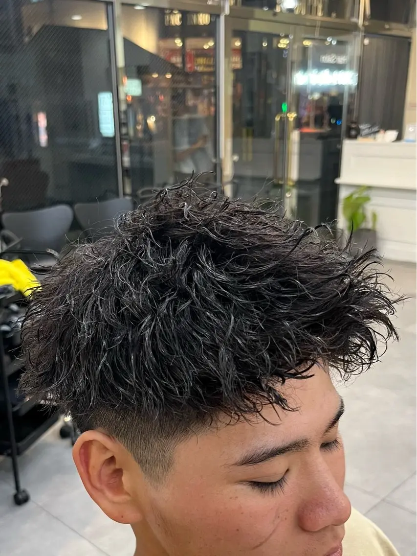 パーマ メンズ フェザーパーマメンズ ピンパーマ京都駅前のヘアスタイル