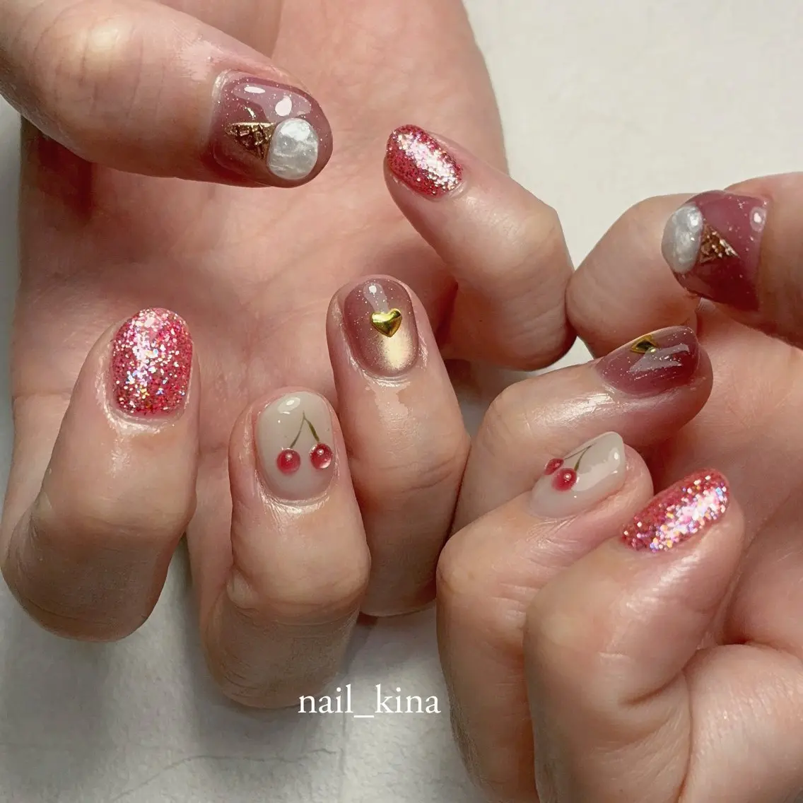 ネイル ジェルネイル 氷ネイル・うるうるネイル マグネットネイル パラジェル 夏ネイル nail_ kinaのネイルデザイン