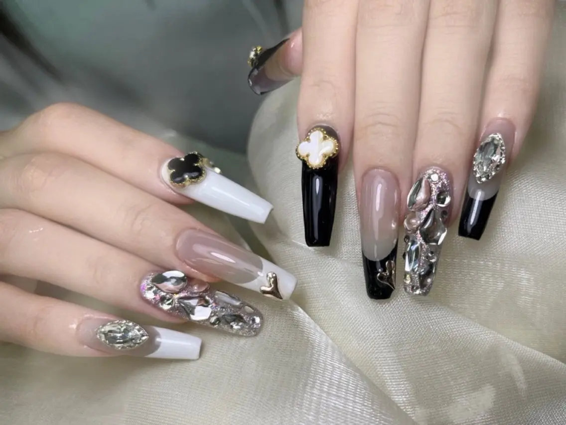 ネイル lucky nail 歌舞伎町のネイルデザイン