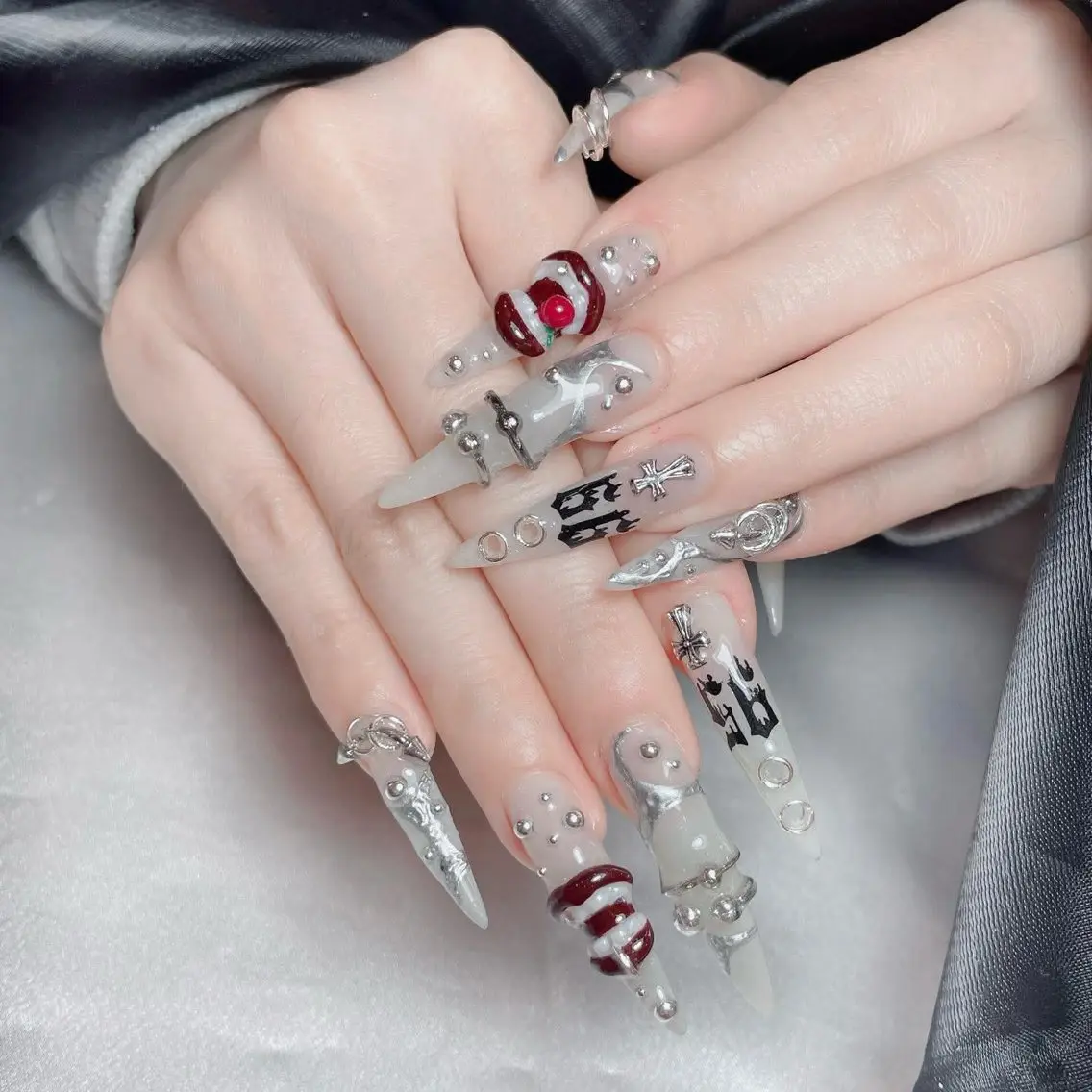 ネイル アートネイル ジェルネイル 韓国ネイル ニュアンスネイル ワンカラーネイル ハンドネイル Queen Nail Salonのネイルデザイン