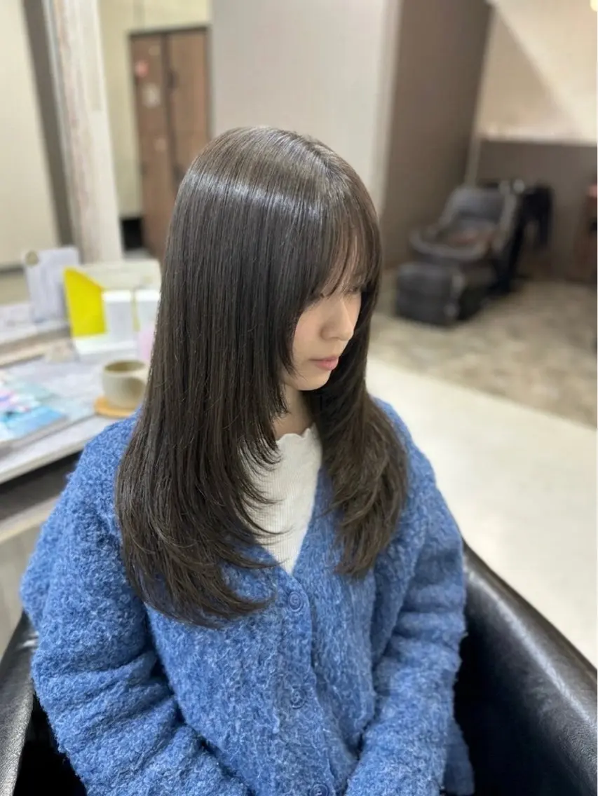 セミロング カラー レイヤーカット ヘアカラー YURI ✨のヘアスタイル