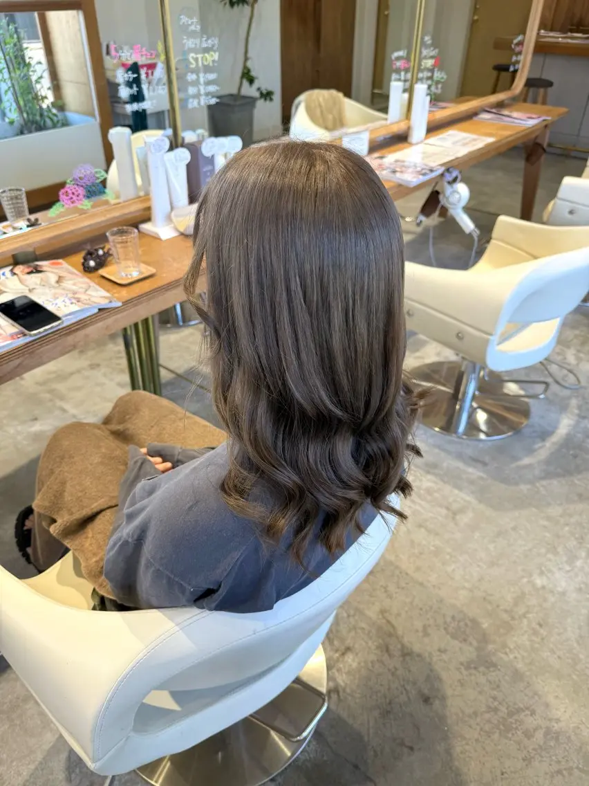 ロング カラー グレージュ カット ヘアカラー WATANABE MISAKIのヘアスタイル