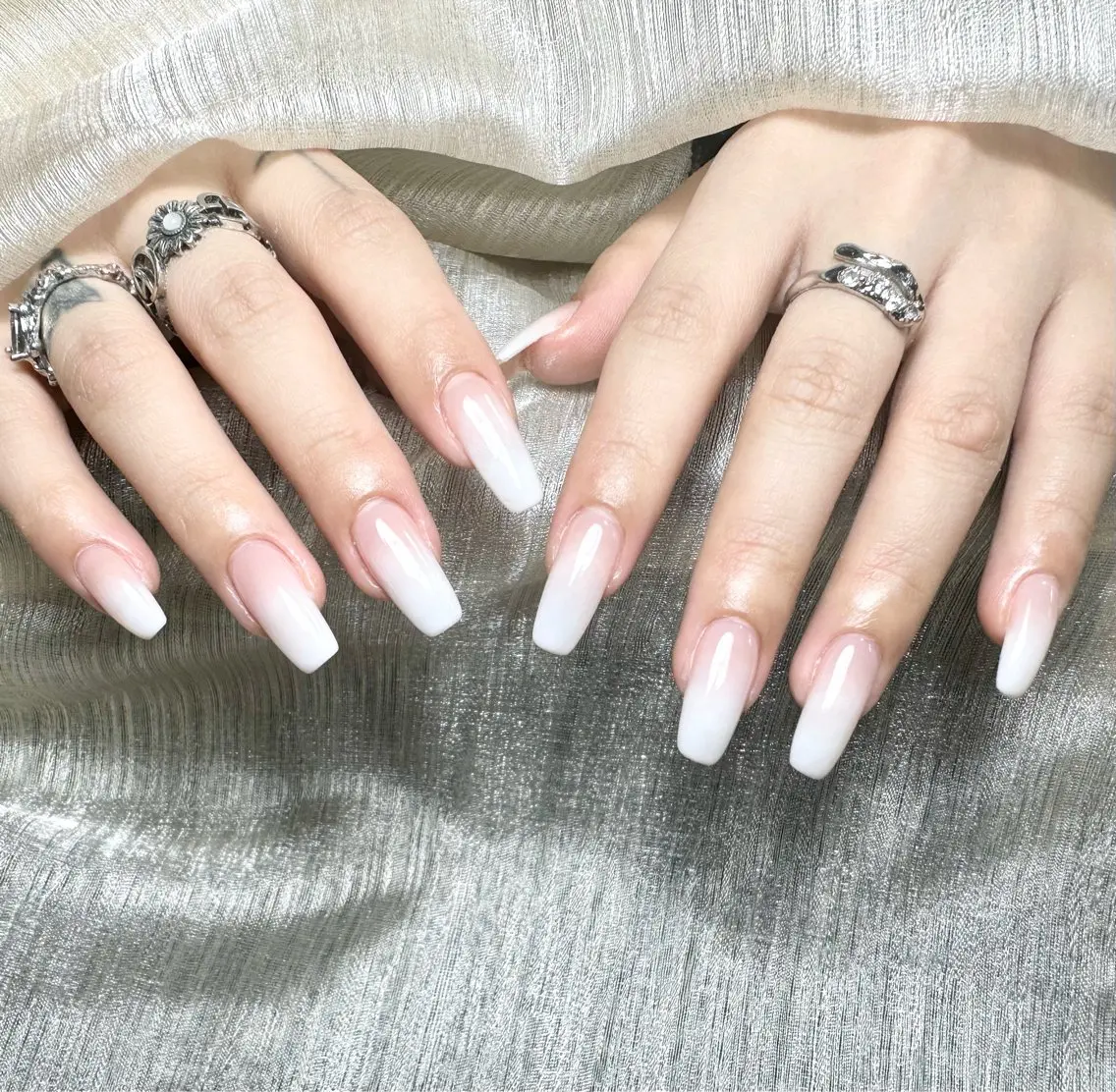 ネイル 長さ出し グラデーション ネイルチップ ハンドネイル ハンドケア ⭐️Syu Rei⭐️のネイルデザイン
