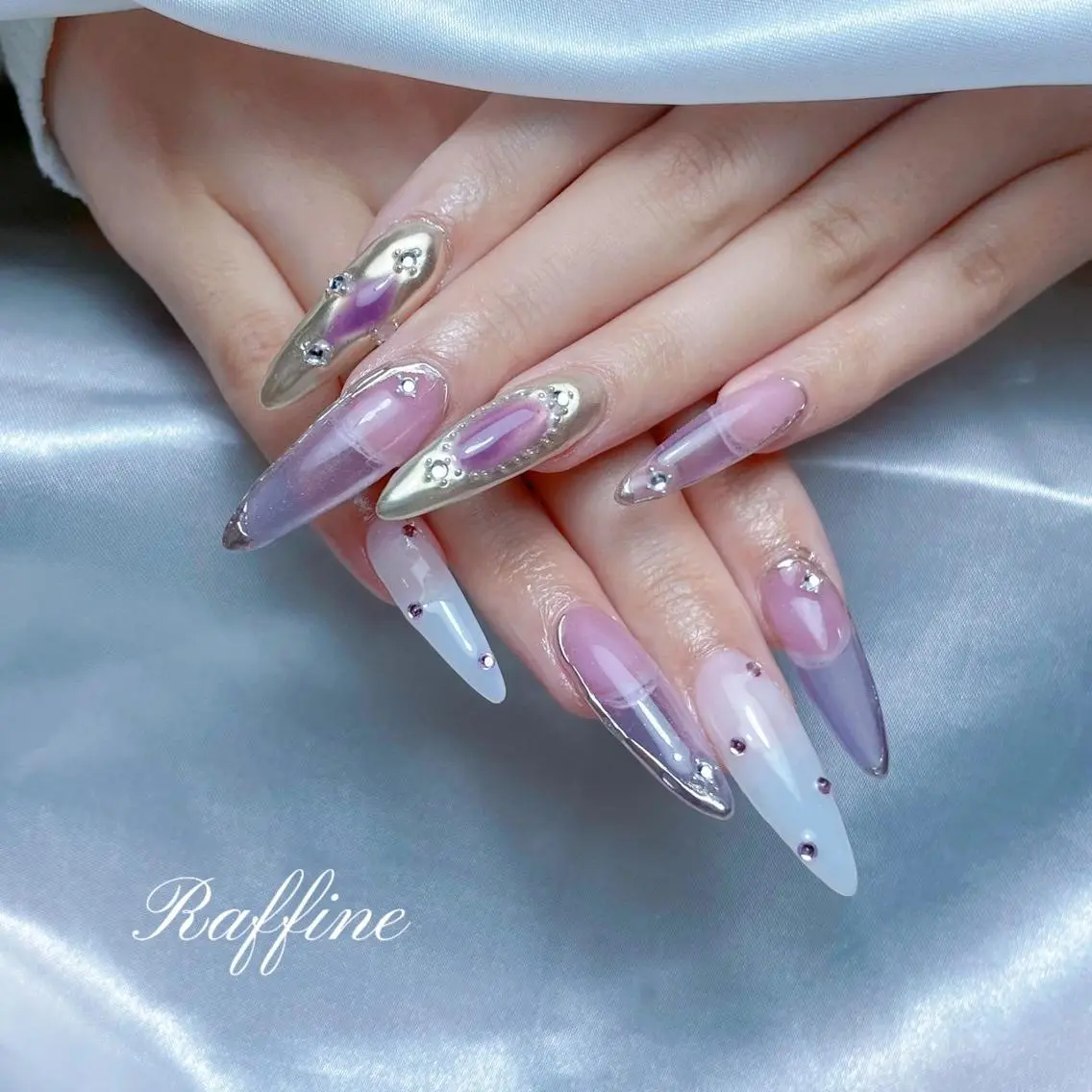 ネイル ハンドネイル ハンドケア RAFFINE haru🦋🩵のネイルデザイン