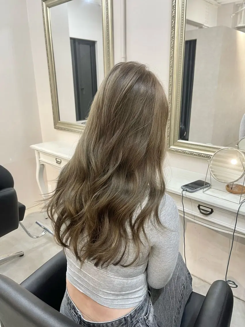 ロング カラー ヘアカラー 平井 よし乃のヘアスタイル
