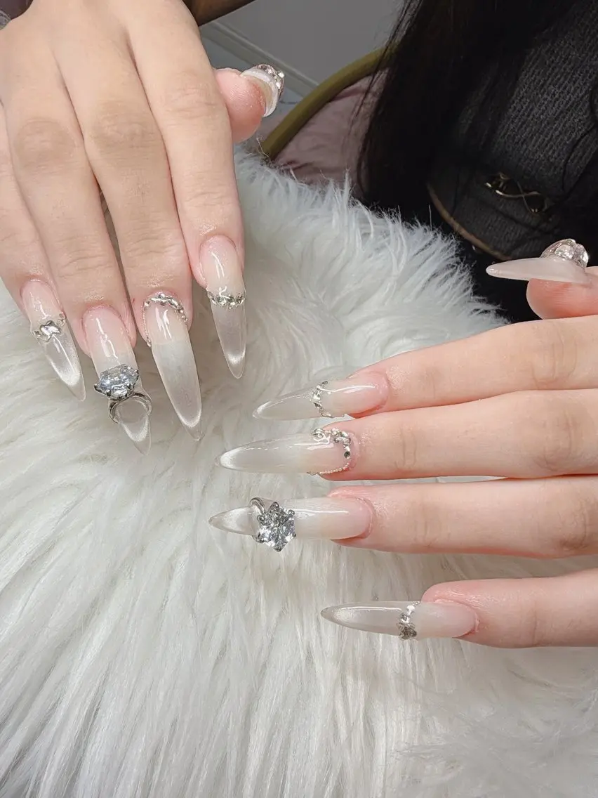 ネイル Lee Nailsのネイルデザイン