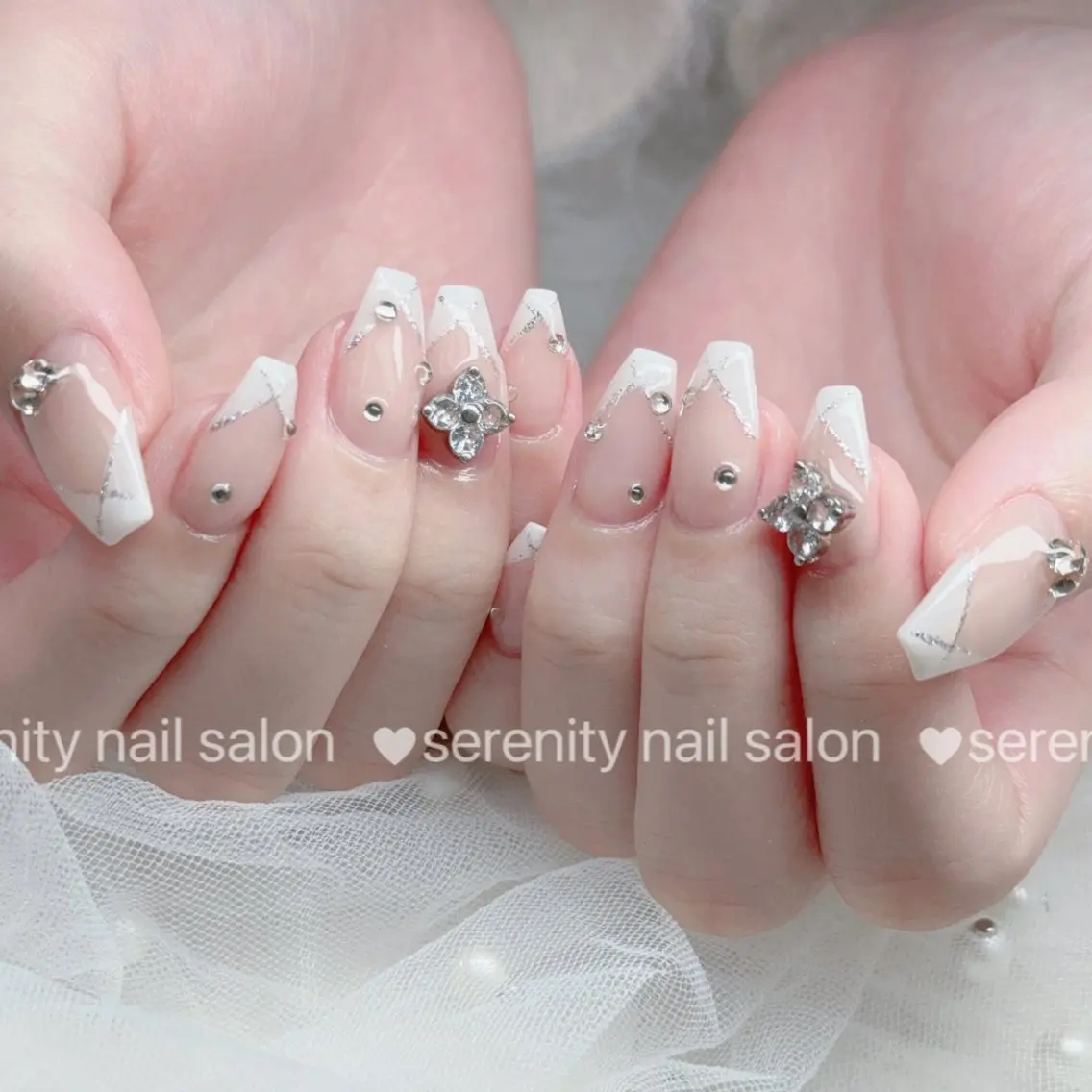 ネイル チークネイル 長さ出し フレンチネイル ジェルネイル キラキラネイル ハンドネイル ハンドケア ✨Serenity Nail salonのネイルデザイン