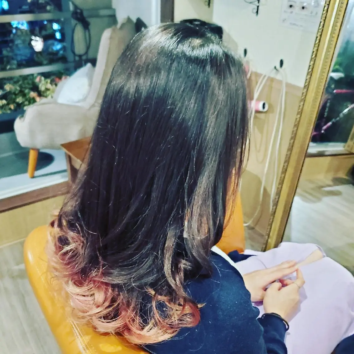 パーマ ロング カラー アディクシーカラー ブリーチ イルミナカラー 外国人風カラー 縮毛矯正 カット ヘアカラー 縮毛矯正 トリートメント spa hair ark 富井直美のヘアスタイル